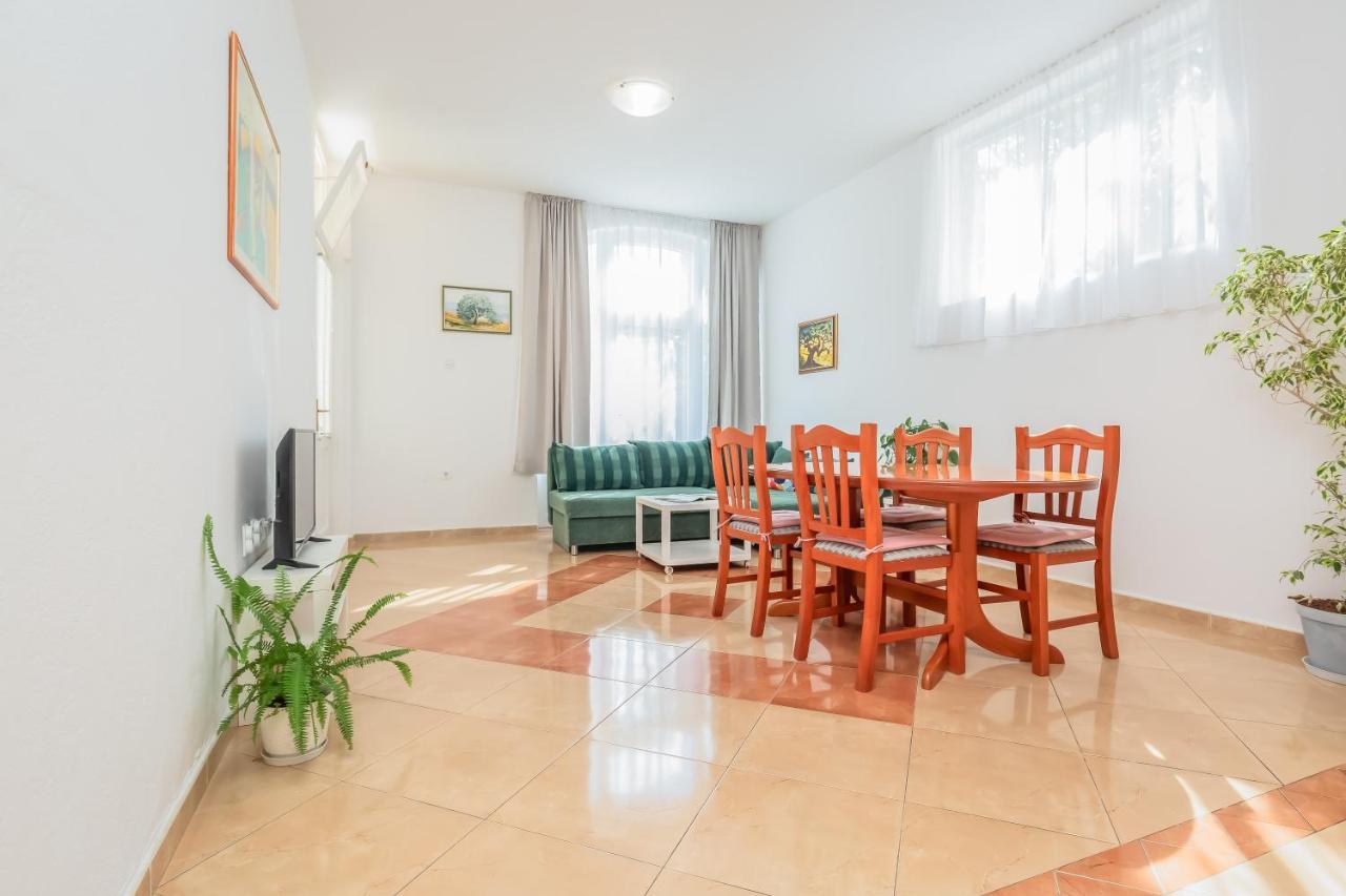 Apartments Daniela Makarska Exterior photo