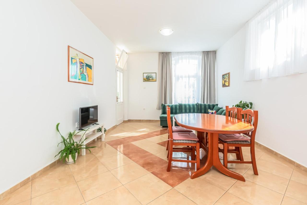 Apartments Daniela Makarska Exterior photo